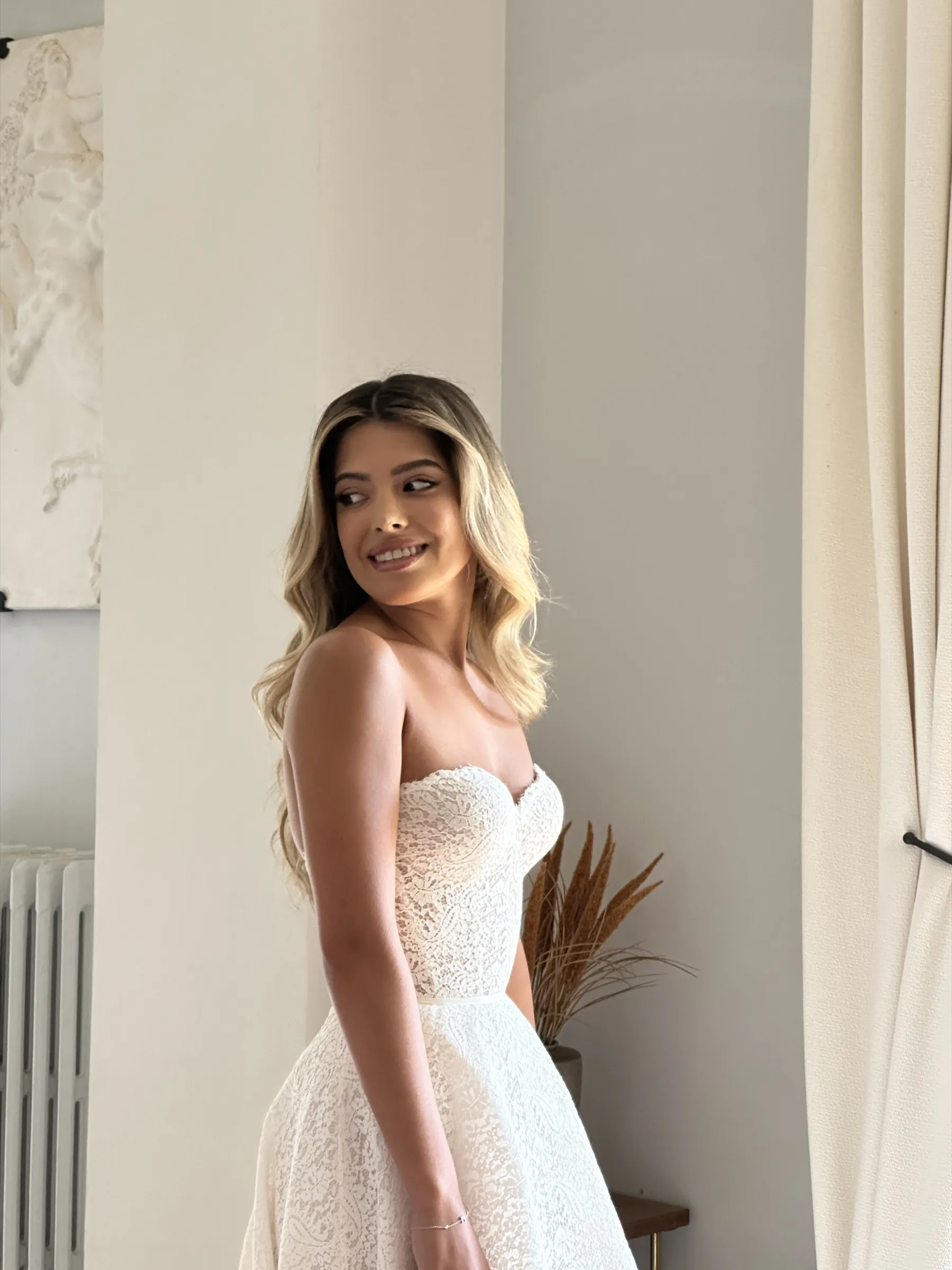 Bridal styling in Antibes by Khrysty Burych, hairstylist Côte d'Azur