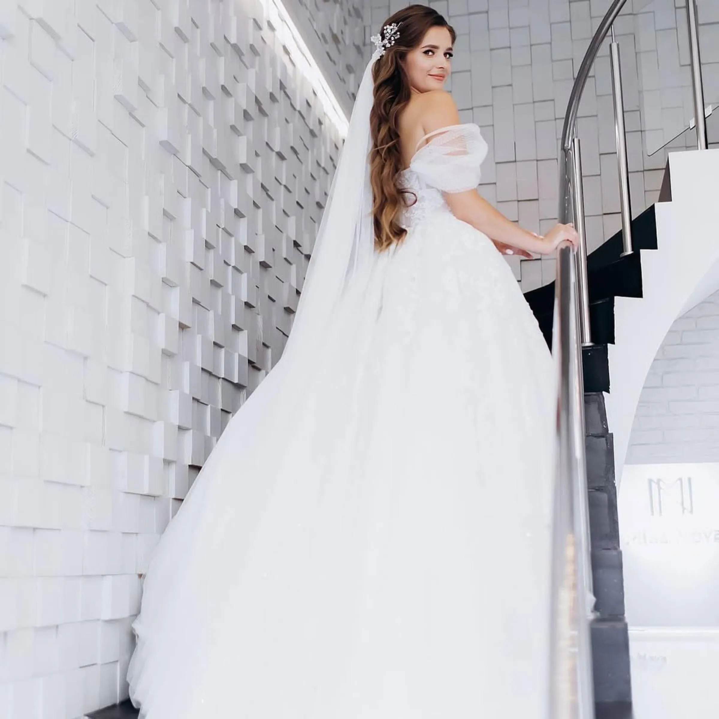 Bridal updo in Monaco by Khrysty Burych, hairstylist Côte d'Azur