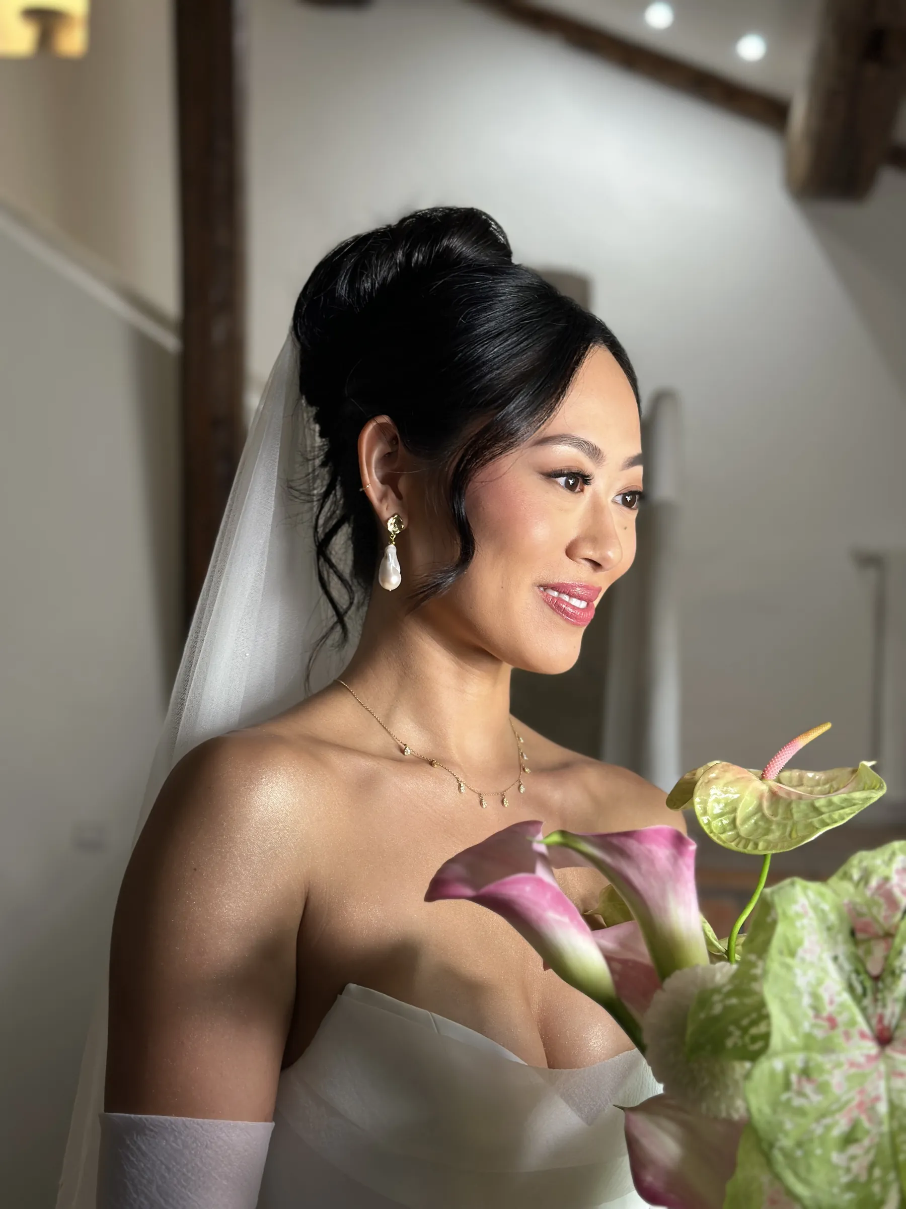 Bridal hairstyle at Château Robinier by Khrysty Burych, hairstylist Côte d'Azur
